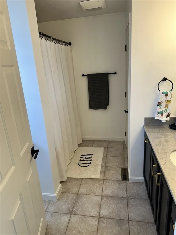 2 bed, 1 bath apartment for rent at 59 Tynan Ave, Taunton — photo 9 of 30