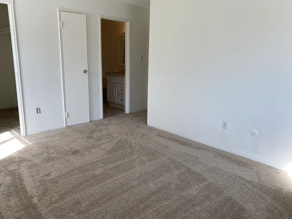 2 bed, 2 bath apartment for rent at 59 Village Brook Ln Unit 5, Natick — photo 9 of 18