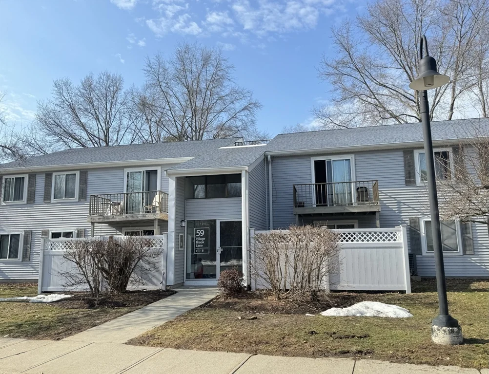 2 bed, 2 bath apartment for rent at 59 Village Brook Ln Unit 5, Natick — photo 1 of 18