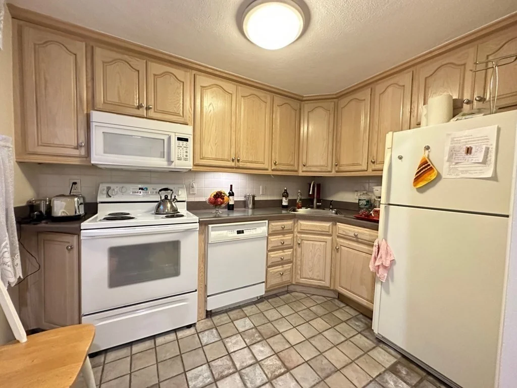 1 bed, 1 bath apartment for rent at 59 W Cedar St Unit 3, Beacon Hill — photo 4 of 11