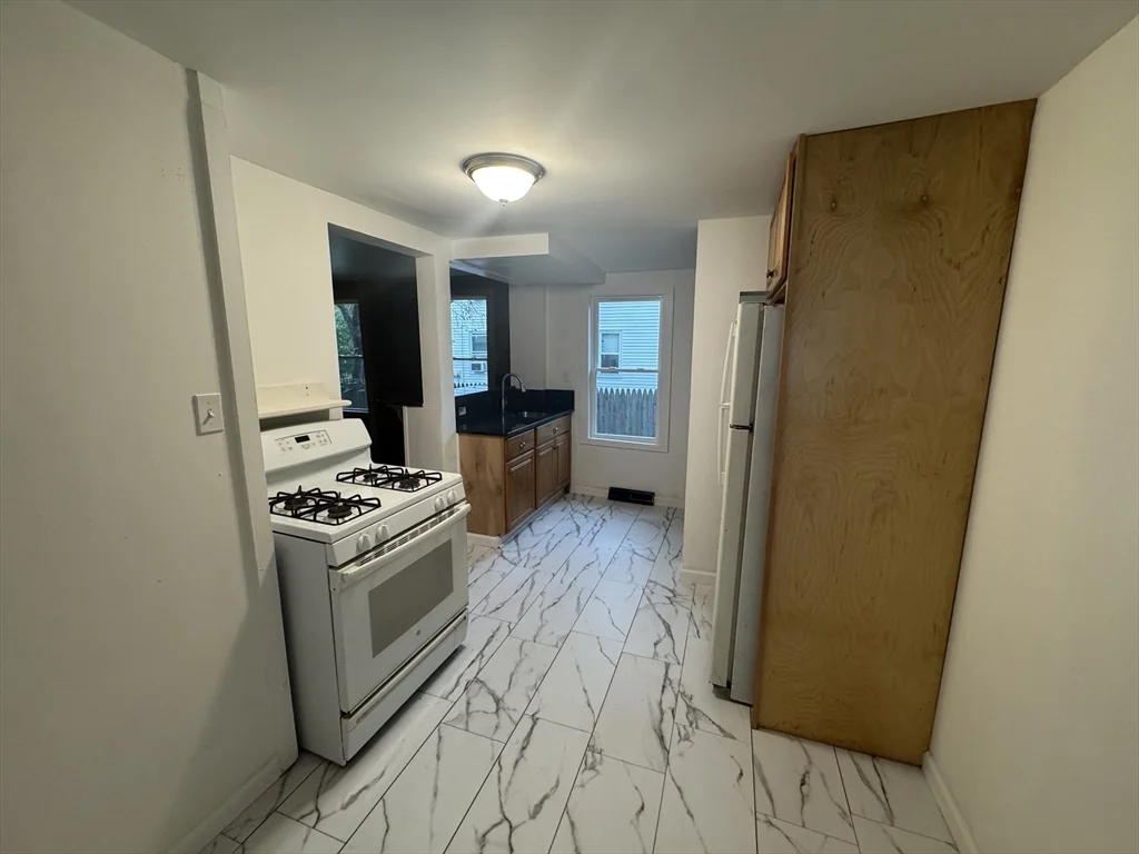 3 bed, 1 bath apartment for rent at 59 Washington St Unit 1, Westfield — photo 8 of 8