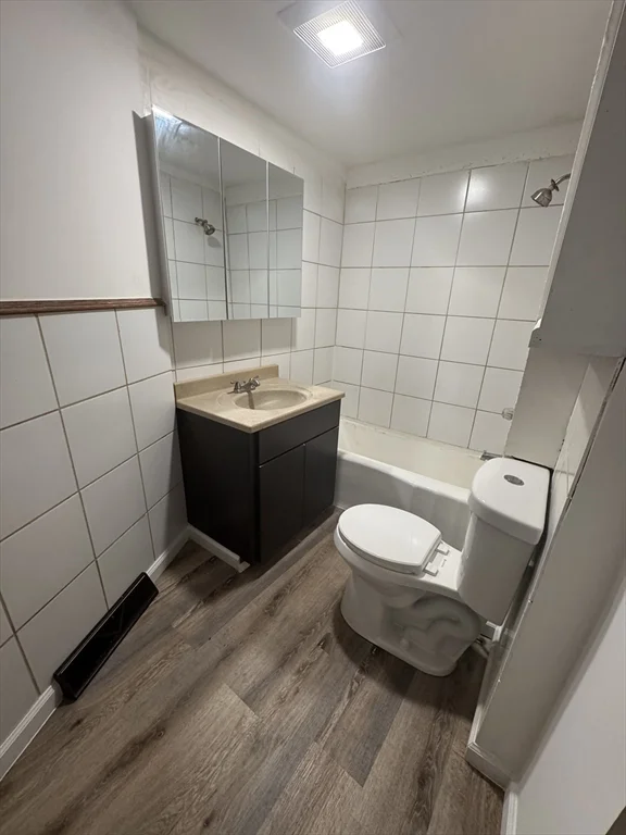 3 bed, 1 bath apartment for rent at 59 Washington St Unit 1, Westfield — photo 6 of 8