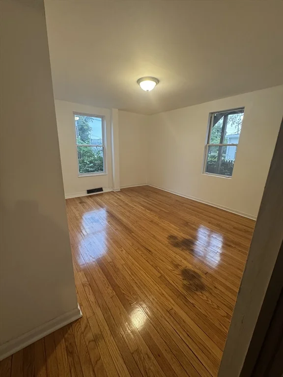 3 bed, 1 bath apartment for rent at 59 Washington St Unit 1, Westfield — photo 5 of 8