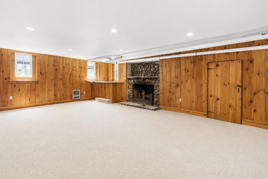 4 bed, 3 bath apartment for rent at 59 Wedgemere Ave, Winchester — photo 26 of 32