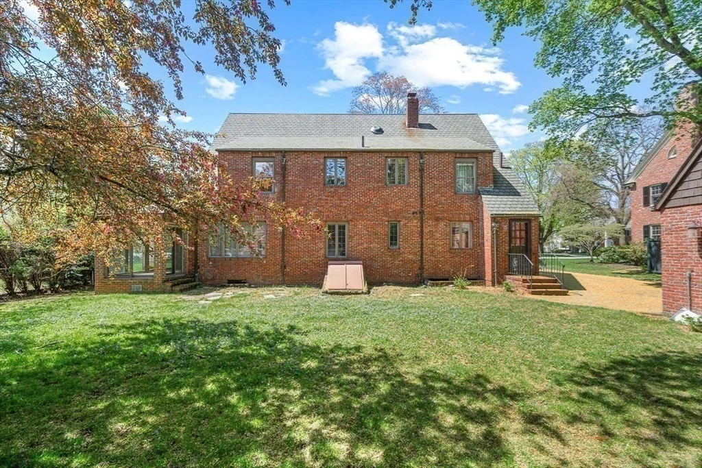 4 bed, 3 bath apartment for rent at 59 Wedgemere Ave, Winchester — photo 29 of 32
