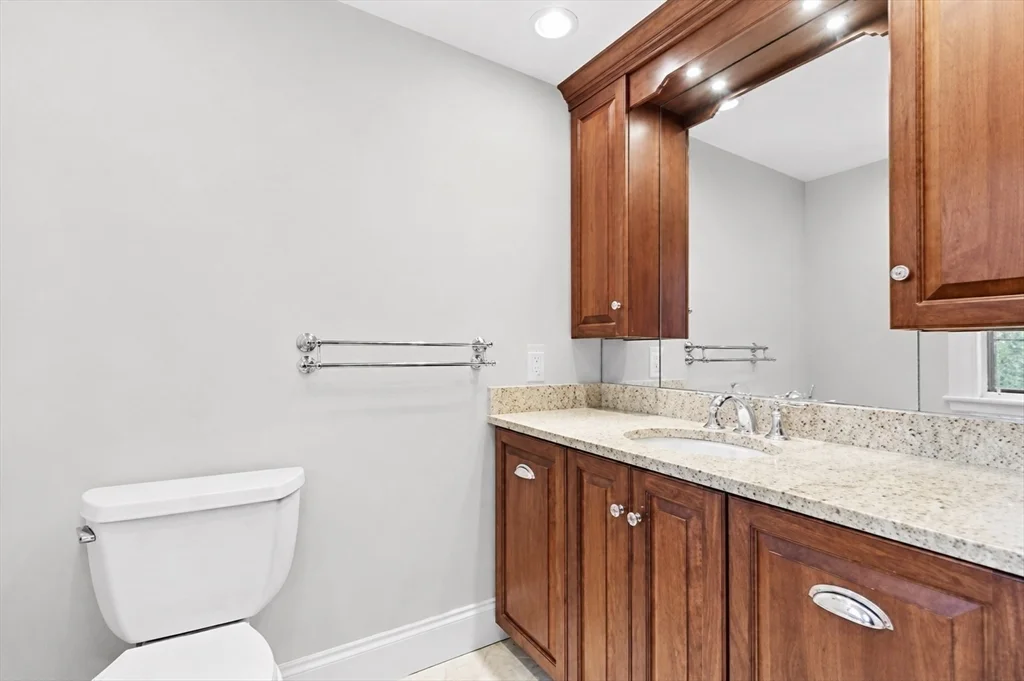 4 bed, 3 bath apartment for rent at 59 Wedgemere Ave, Winchester — photo 20 of 32