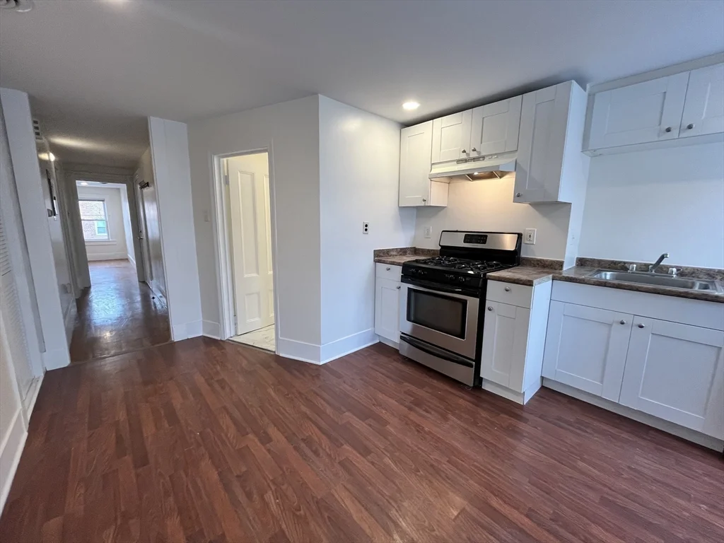 3 bed, 1 bath apartment for rent at 59 West 7th Unit 2, South Boston — photo 7 of 15