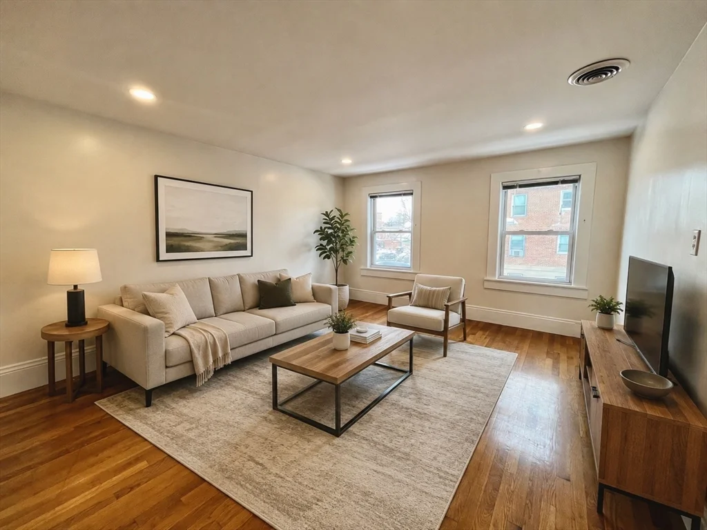 3 bed, 1 bath apartment for rent at 59 West 7th Unit 2, South Boston