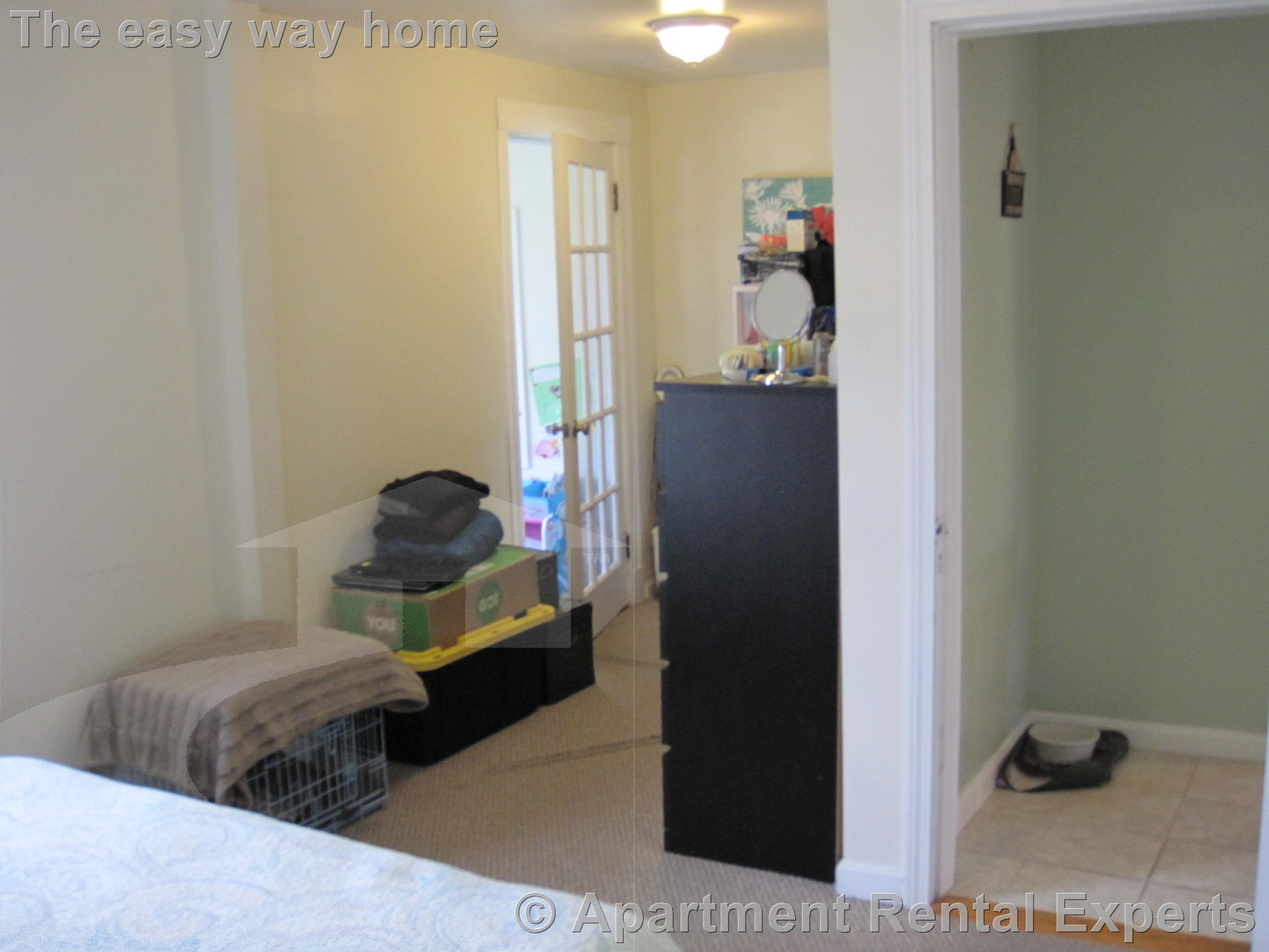2 bed, 1 bath apartment for rent at 59 Windsor Rd, Tufts — photo 3 of 21