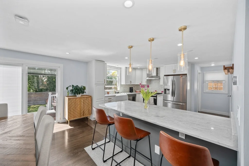 4 bed, 2 bath apartment for rent at 59 Wyvern St, Jamaica Plain — photo 6 of 25