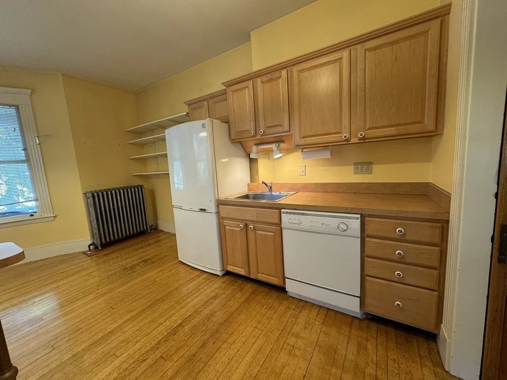 1 bed, 1 bath apartment for rent at 590 Cambridge St Unit 1, Allston — photo 4 of 18