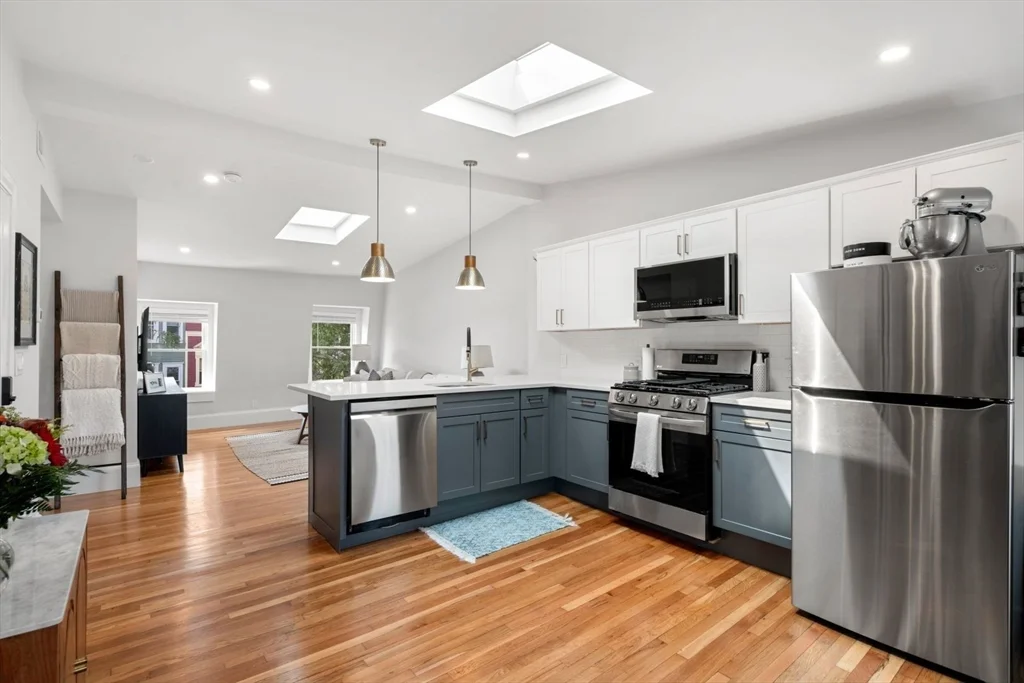 1 bed, 1 bath apartment for rent at 590 East Broadway Unit 3, South Boston