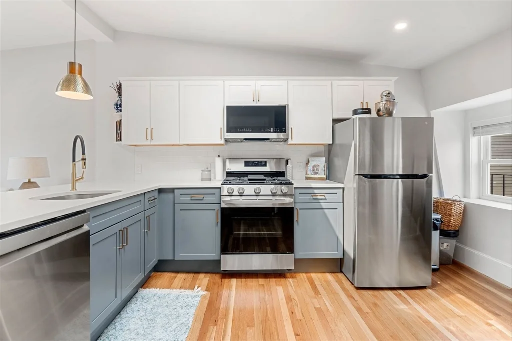 1 bed, 1 bath apartment for rent at 590 East Broadway Unit 3, South Boston — photo 4 of 25