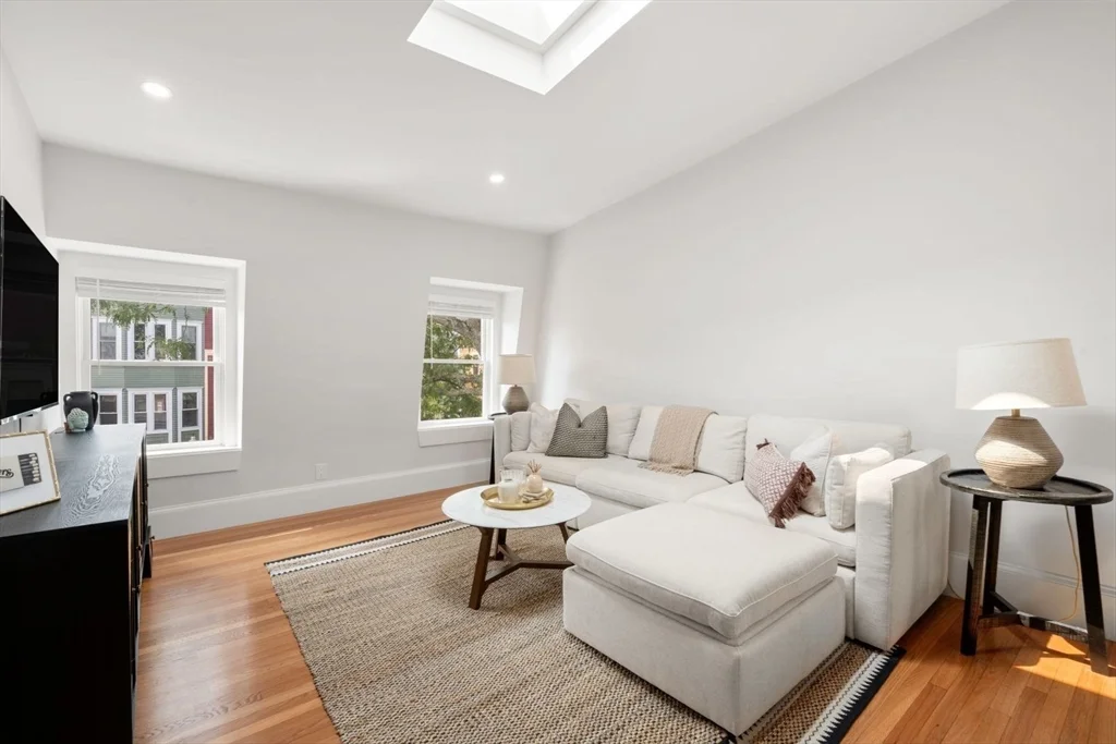1 bed, 1 bath apartment for rent at 590 East Broadway Unit PH, South Boston — photo 9 of 18