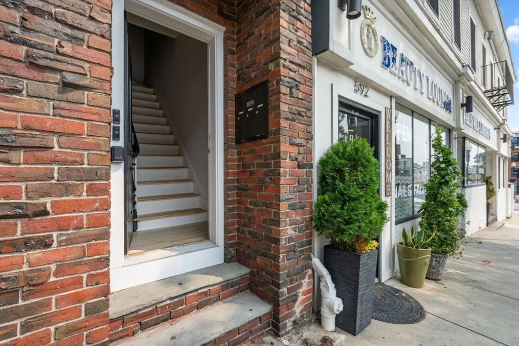 1 bed, 1 bath apartment for rent at 590 East Broadway Unit PH, South Boston — photo 15 of 18