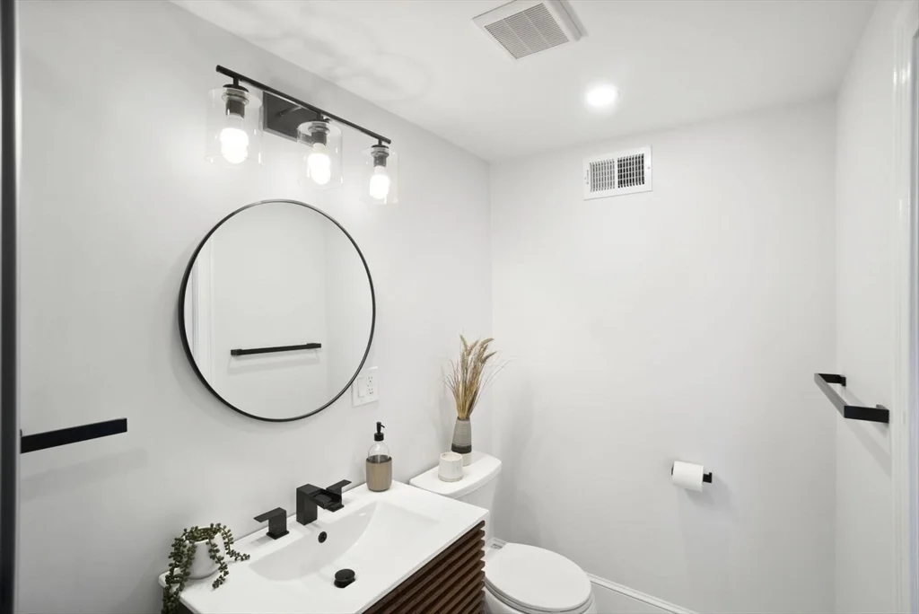 1 bed, 1 bath apartment for rent at 590 East Broadway Unit PH, South Boston — photo 6 of 18
