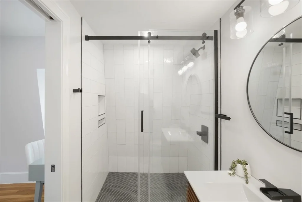 1 bed, 1 bath apartment for rent at 590 East Broadway Unit PH, South Boston — photo 7 of 18