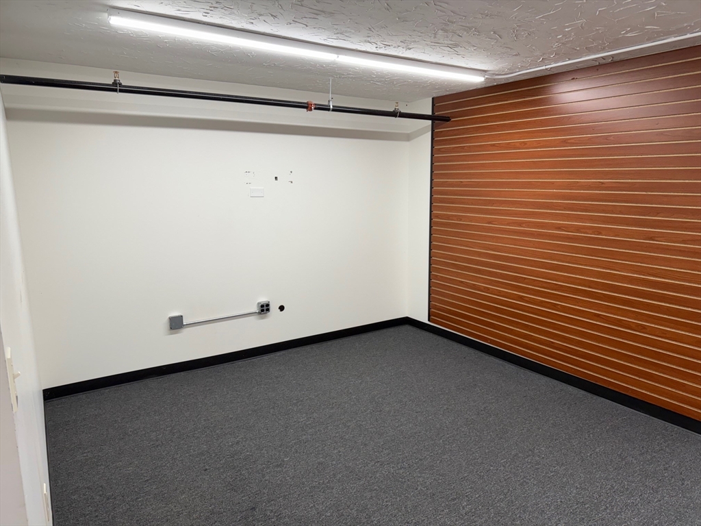 Studio bed apartment for rent at 590 Summer St Unit 2, Barre — photo 9 of 12