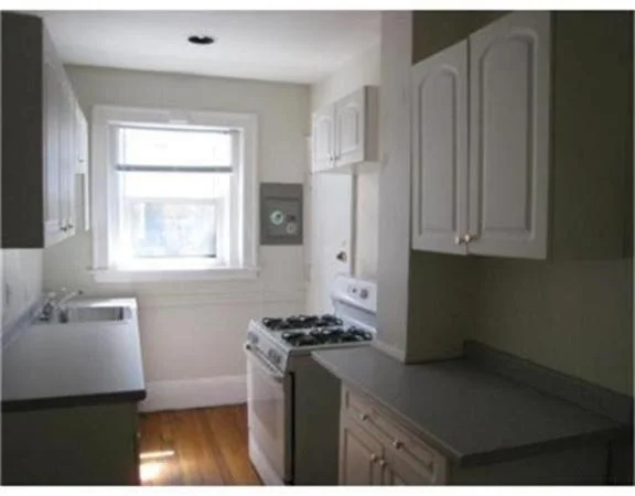 1 bed, 1 bath apartment for rent at 590 Washington St Unit 2, Coolidge Corner — photo 4 of 14