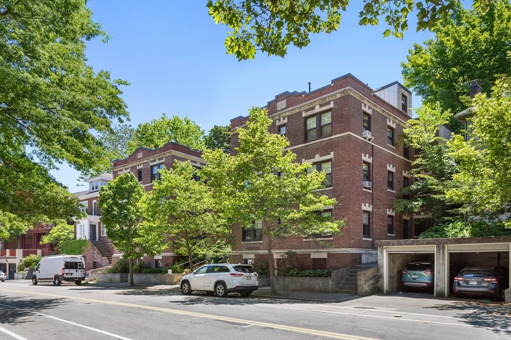 1 bed, 1 bath apartment for rent at 590 Washington St Unit 3, Coolidge Corner — photo 15 of 16