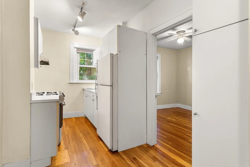1 bed, 1 bath apartment for rent at 590 Washington St Unit 3, Coolidge Corner — photo 9 of 16