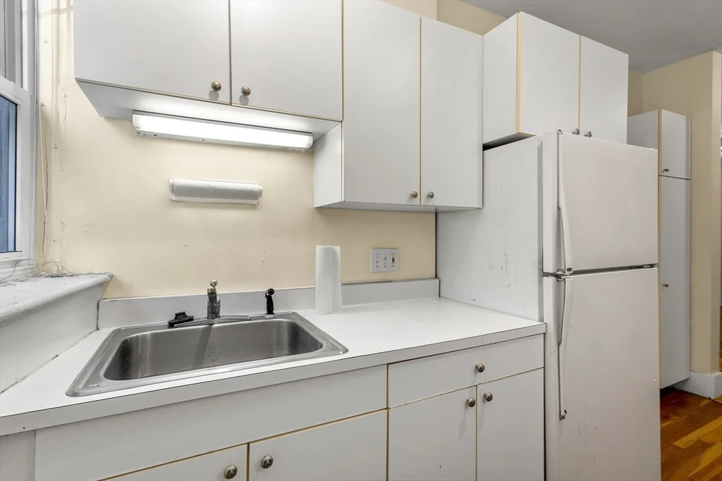 1 bed, 1 bath apartment for rent at 590 Washington St Unit 3, Coolidge Corner — photo 11 of 16