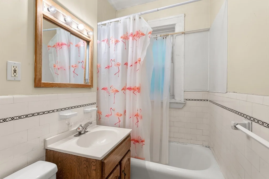 1 bed, 1 bath apartment for rent at 590 Washington St Unit 3, Coolidge Corner — photo 4 of 16