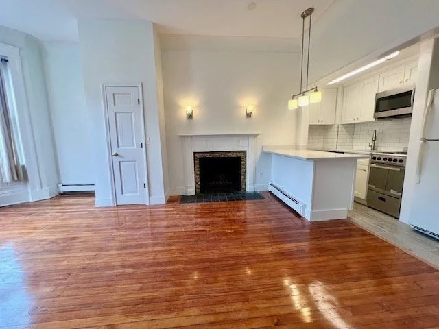 1 bed, 1 bath apartment for rent at 591 Beacon St Unit 3, Fenway