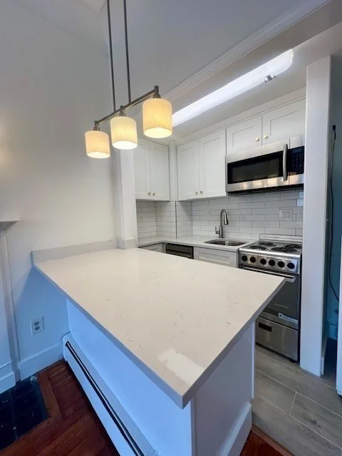 1 bed, 1 bath apartment for rent at 591 Beacon St Unit 3, Fenway — photo 2 of 10