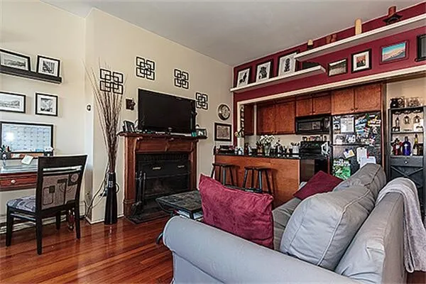 1 bed, 1 bath apartment for rent at 591 Beacon St Unit 7, Fenway — photo 7 of 12