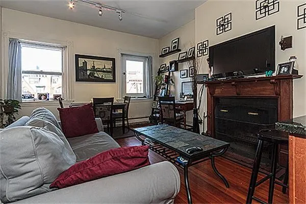 1 bed, 1 bath apartment for rent at 591 Beacon St Unit 7, Fenway — photo 5 of 12
