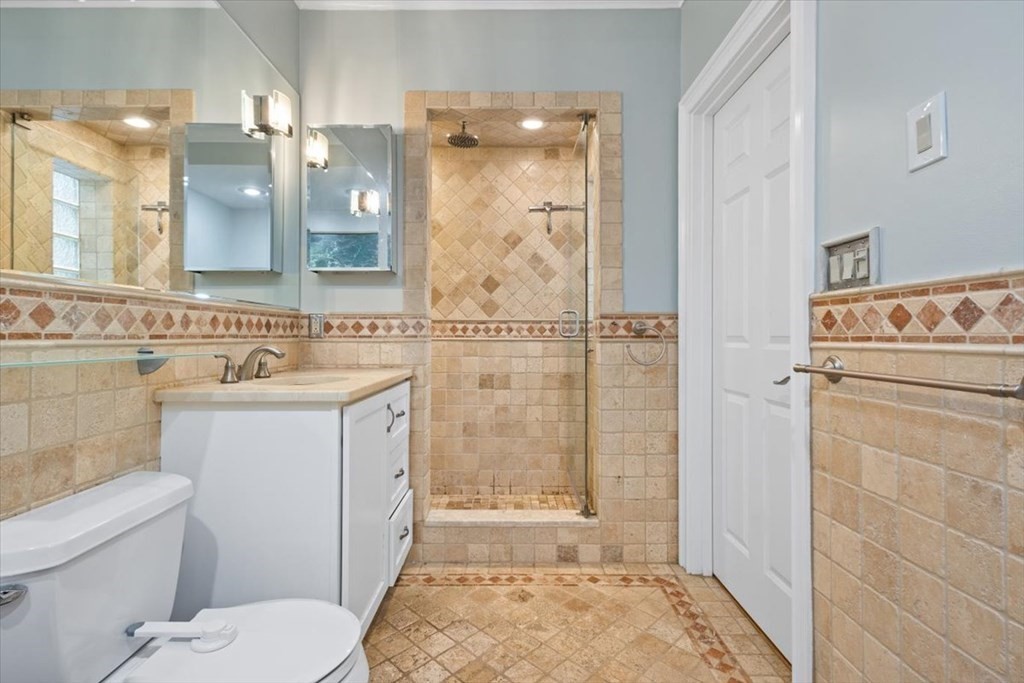 2 bed, 2 bath apartment for rent at 591 E 3rd St Unit 1, South Boston — photo 14 of 25