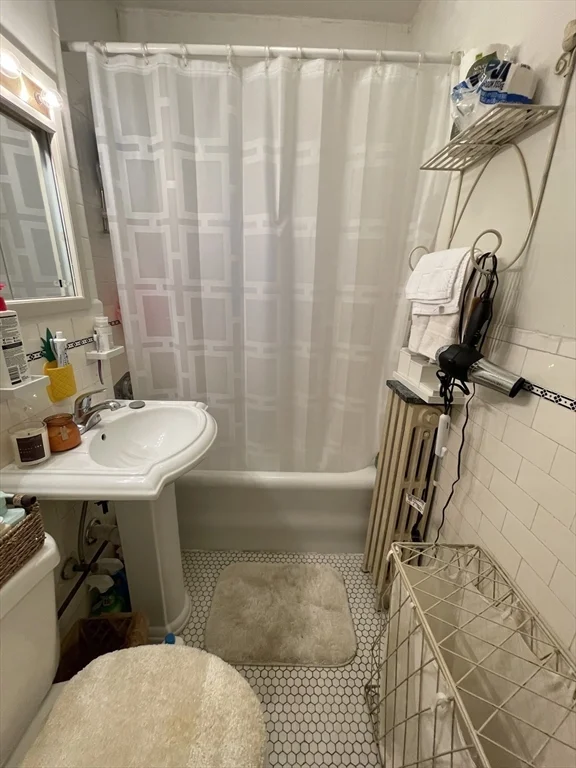 1 bed, 1 bath apartment for rent at 592 Washington St Unit 3, Brookline — photo 5 of 6