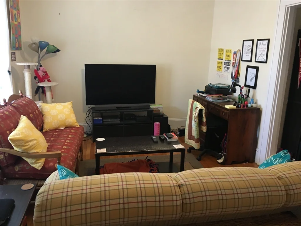 1 bed, 1 bath apartment for rent at 592 Washington St Unit 6, Aspinwall Hill — photo 5 of 9