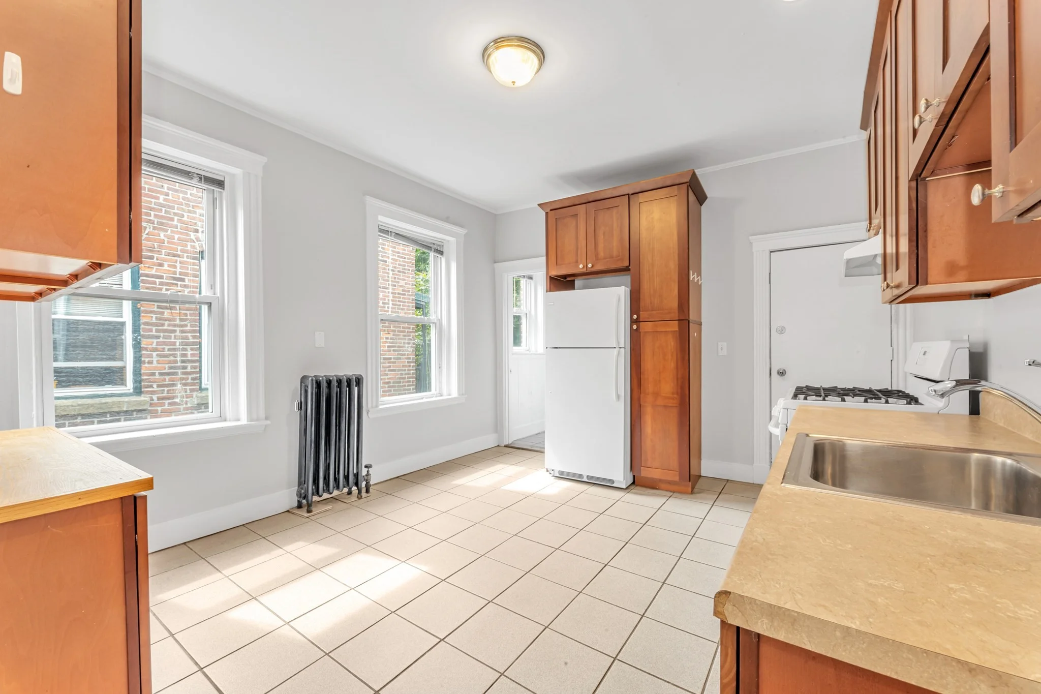 2 bed, 1 bath apartment for rent at 593 Centre St Unit 3, Jamaica Plain — photo 16 of 22