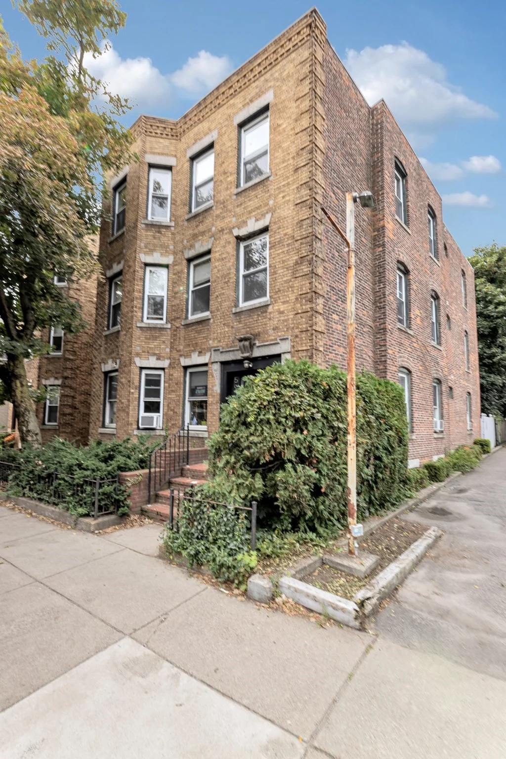 2 bed, 1 bath apartment for rent at 593 Centre St Unit 3, Jamaica Plain — photo 20 of 22