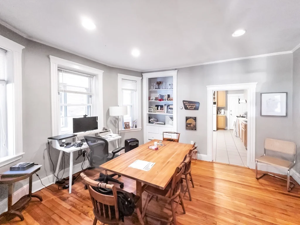 2 bed, 1 bath apartment for rent at 593 Centre St Unit 3, Jamaica Plain — photo 5 of 12