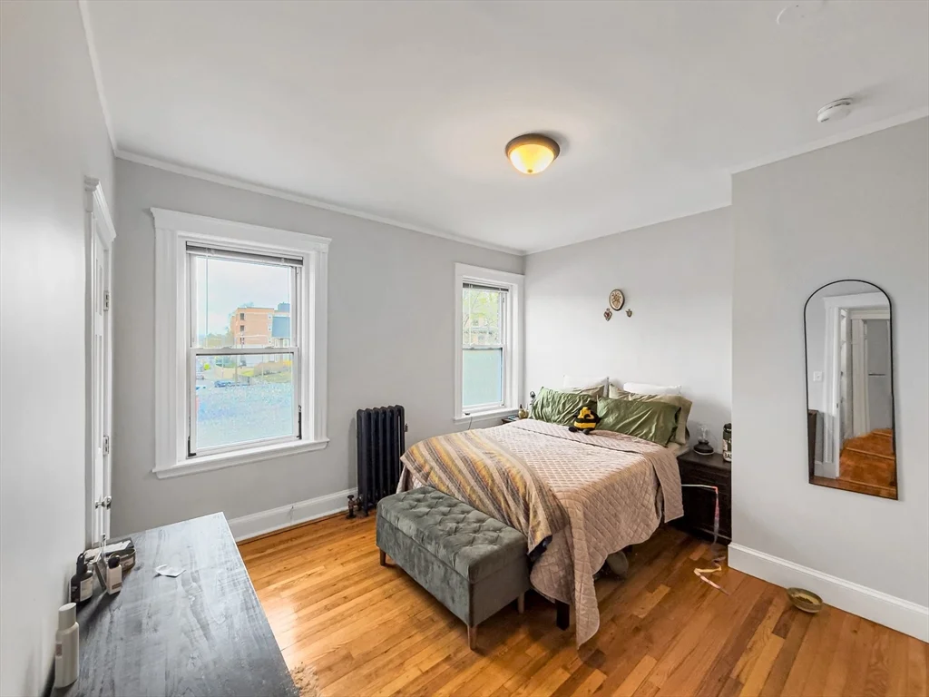 2 bed, 1 bath apartment for rent at 593 Centre St Unit 3, Jamaica Plain — photo 7 of 10