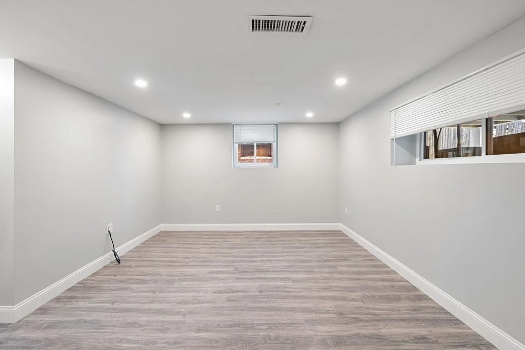 5 bed, 3 bath apartment for rent at 594 East 2nd St Unit 1, Boston — photo 8 of 29