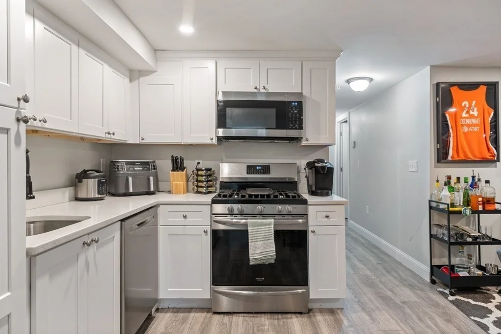 5 bed, 3 bath apartment for rent at 594 East 2nd St Unit 1, Boston — photo 6 of 29