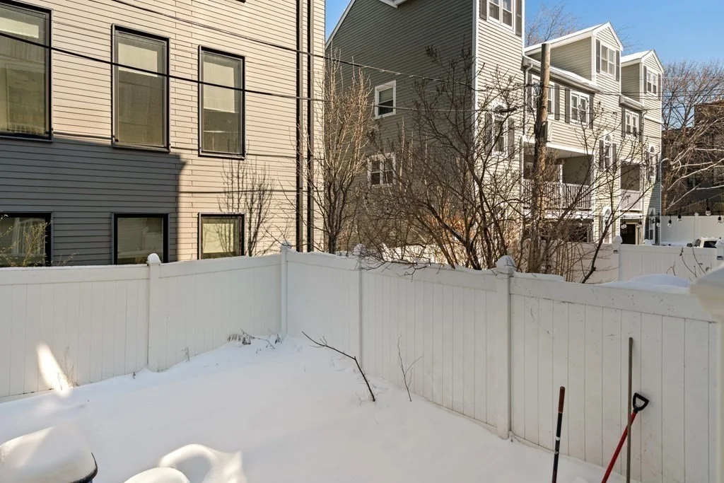 5 bed, 3 bath apartment for rent at 594 East 2nd St Unit 1, Boston — photo 25 of 29