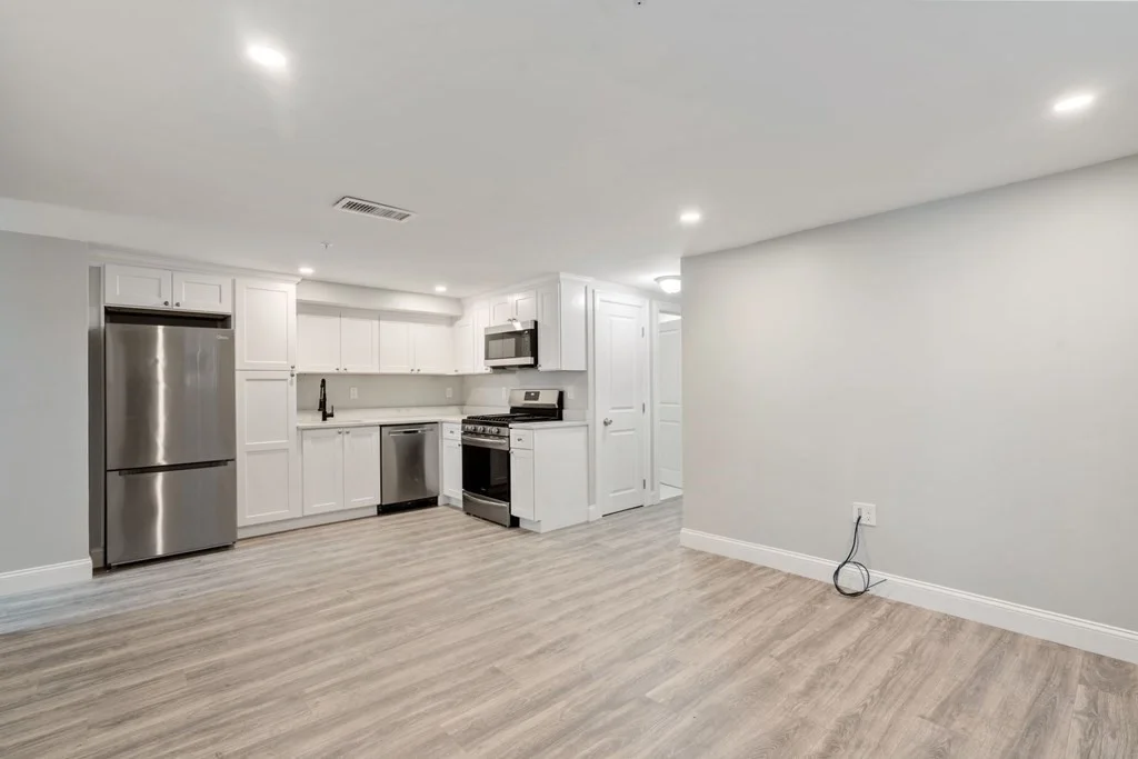 5 bed, 3 bath apartment for rent at 594 East 2nd St Unit 1, Boston — photo 2 of 29