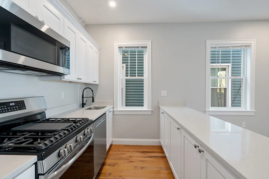 3 bed, 2 bath apartment for rent at 594 East 2nd Unit 2, South Boston — photo 19 of 24