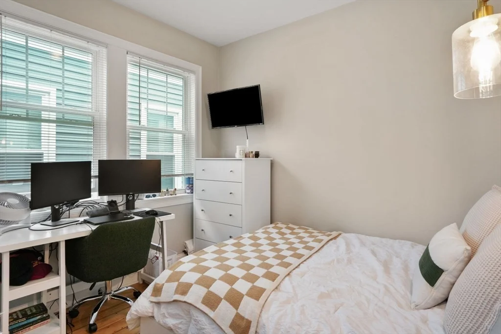 3 bed, 2 bath apartment for rent at 594 East 2nd Unit 2, South Boston — photo 11 of 24