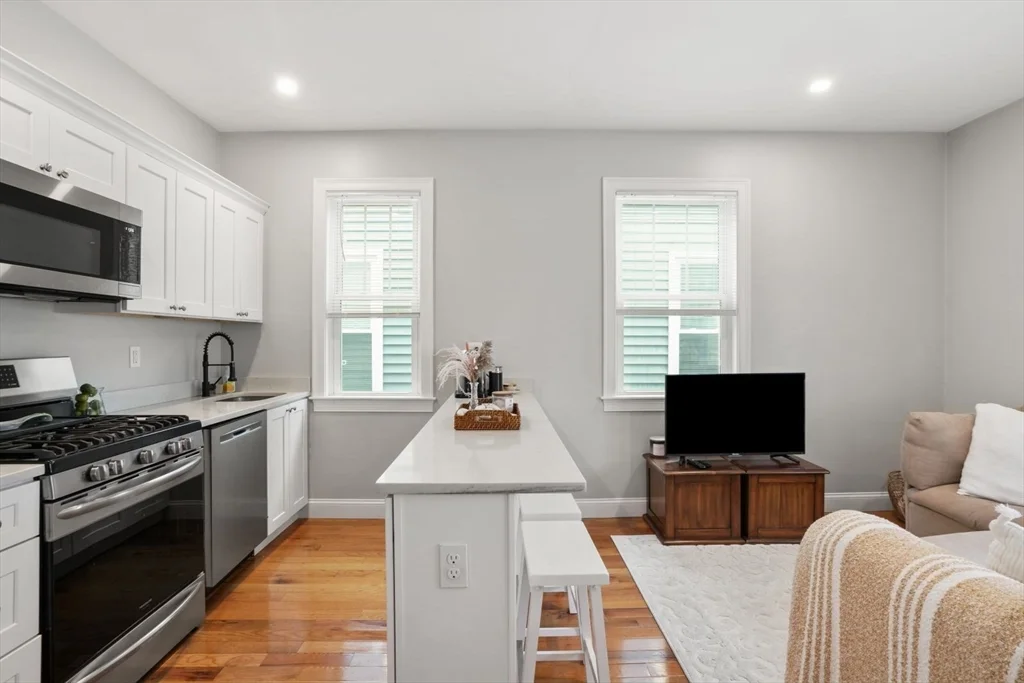 3 bed, 2 bath apartment for rent at 594 East 2nd Unit 2, South Boston