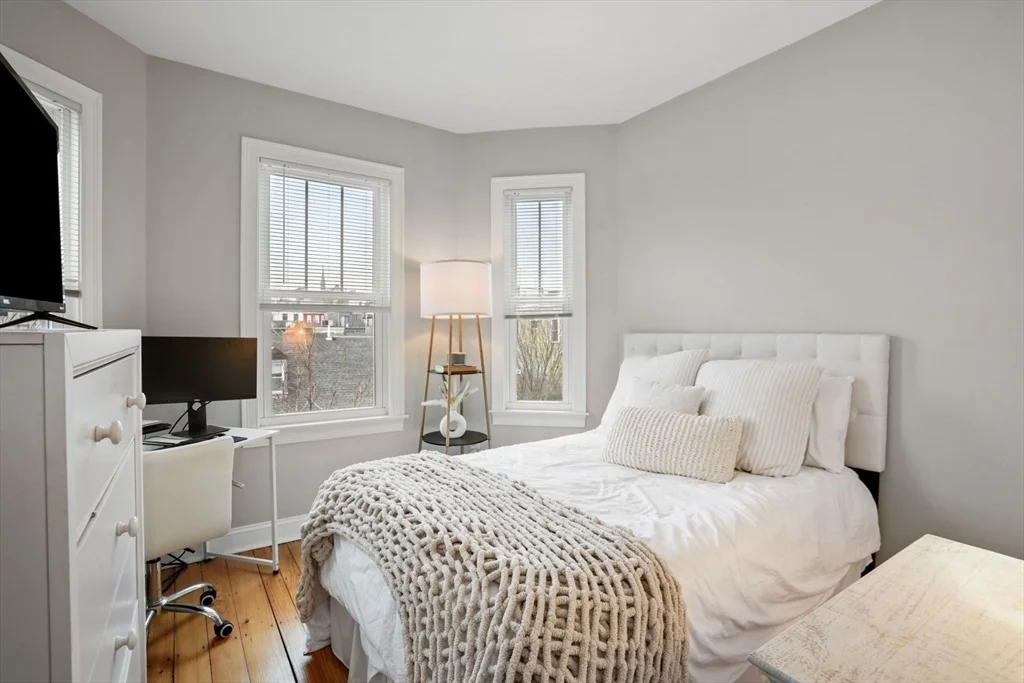 3 bed, 2 bath apartment for rent at 594 East 2nd Unit 2, South Boston — photo 6 of 24