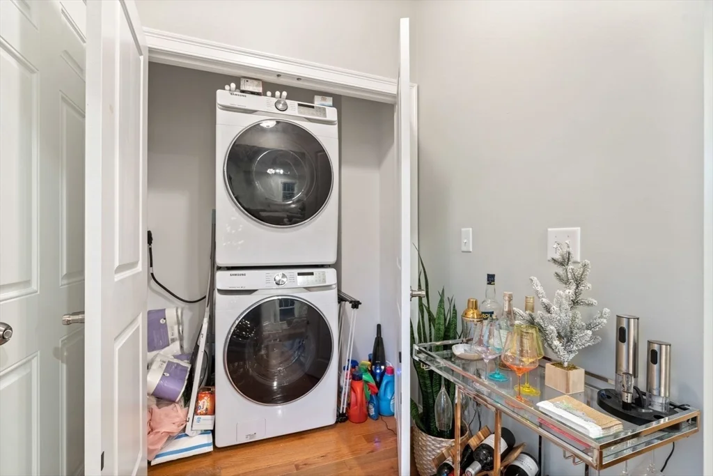 3 bed, 2 bath apartment for rent at 594 East 2nd Unit 2, South Boston — photo 16 of 24