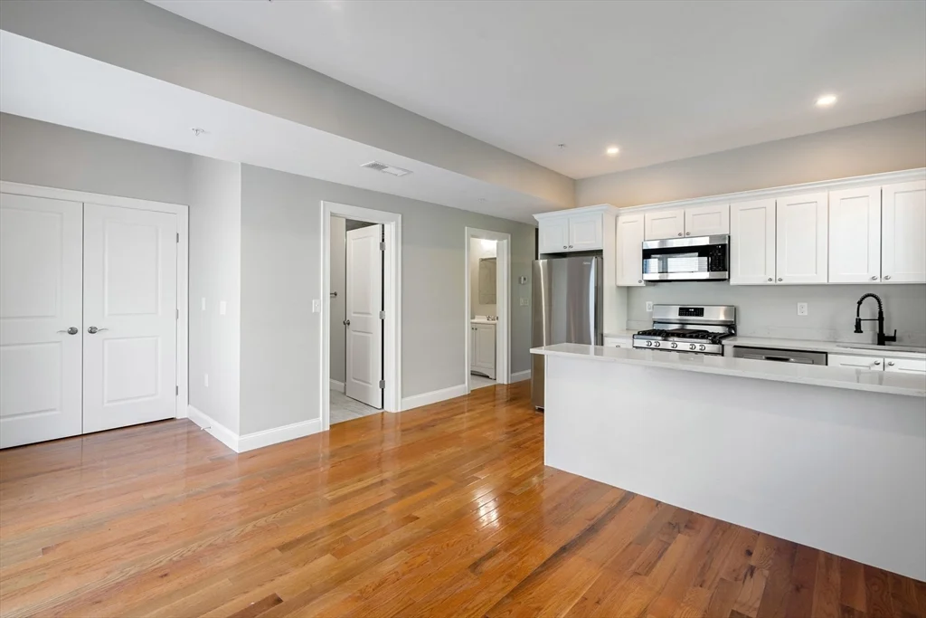 3 bed, 2 bath apartment for rent at 594 East 2nd Unit 2, South Boston — photo 18 of 24
