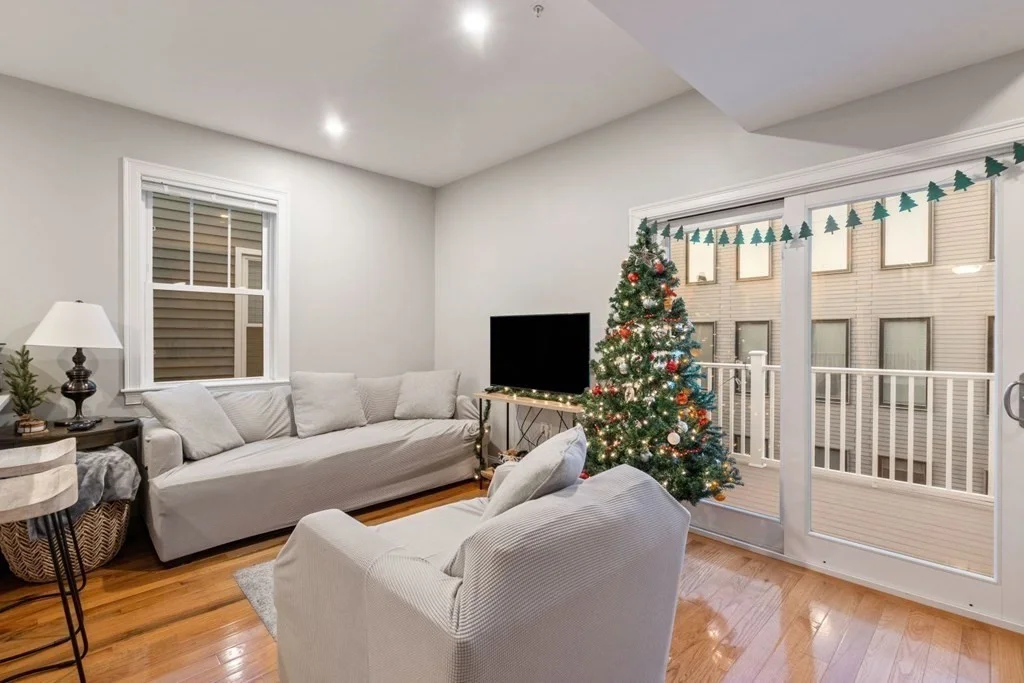 3 bed, 2 bath apartment for rent at 594 East 2nd Unit 3, Boston — photo 12 of 20
