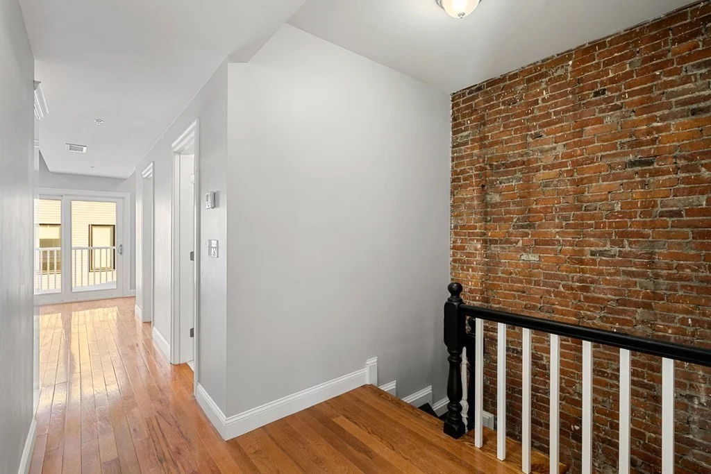 3 bed, 2 bath apartment for rent at 594 East 2nd Unit 3, Boston — photo 2 of 20